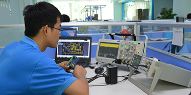 電腦怎么控制步進(jìn)電機(jī)？